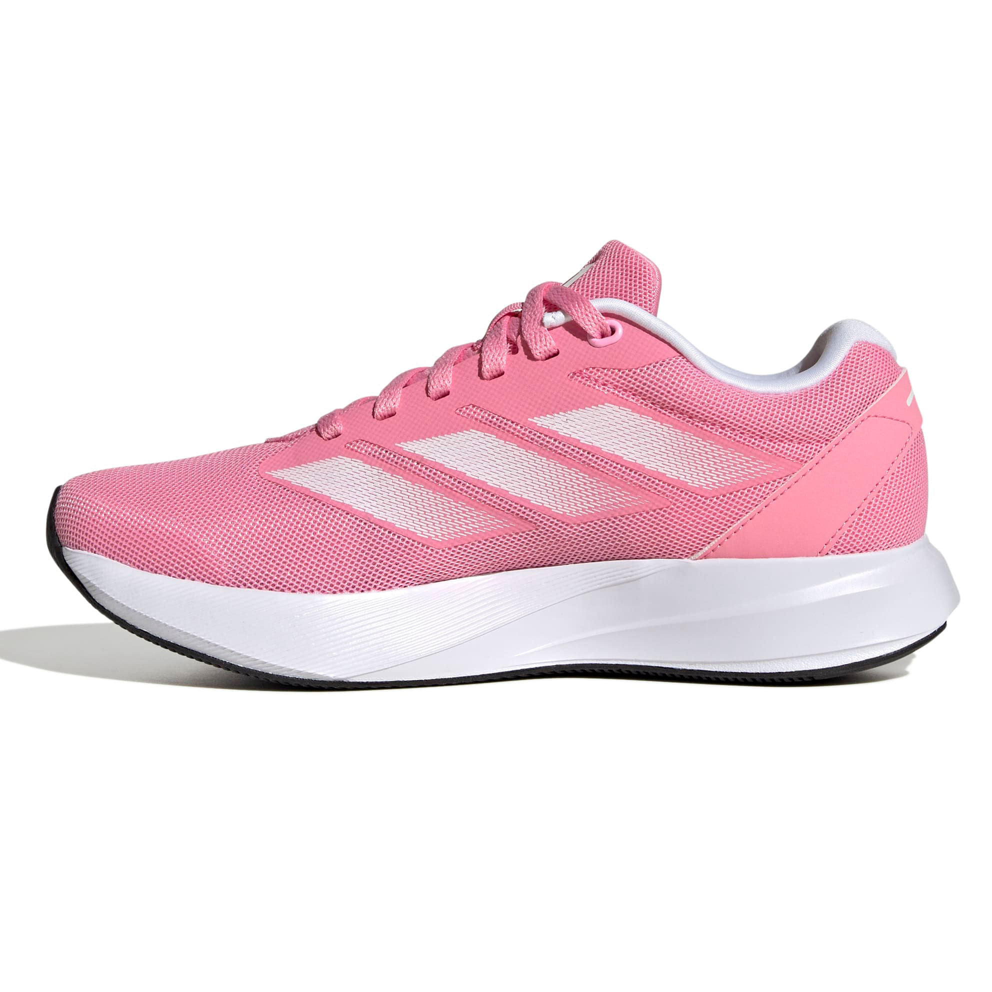 Vista medial do Tênis Adidas Duramo RC W feminino rosa mostrando entressola branca e solado Adiwear