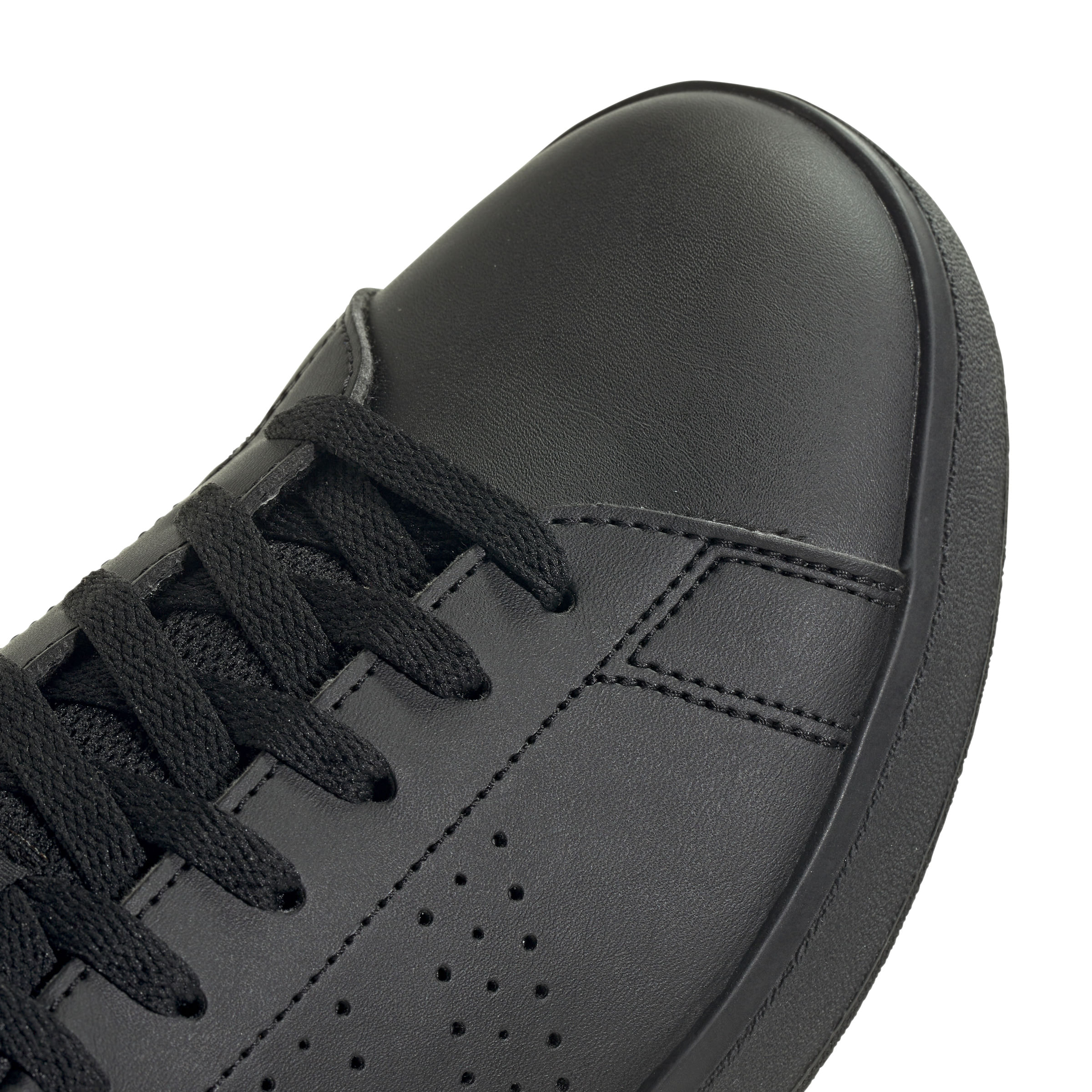 IG9184_9_FOOTWEAR_Photography_Detail-View-2_white