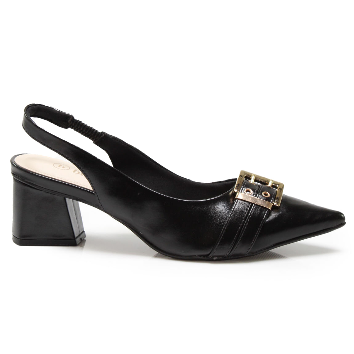 Sapato feminino preto estilo slingback com salto bloco médio e bico fino em vista lateral sobre fundo branco