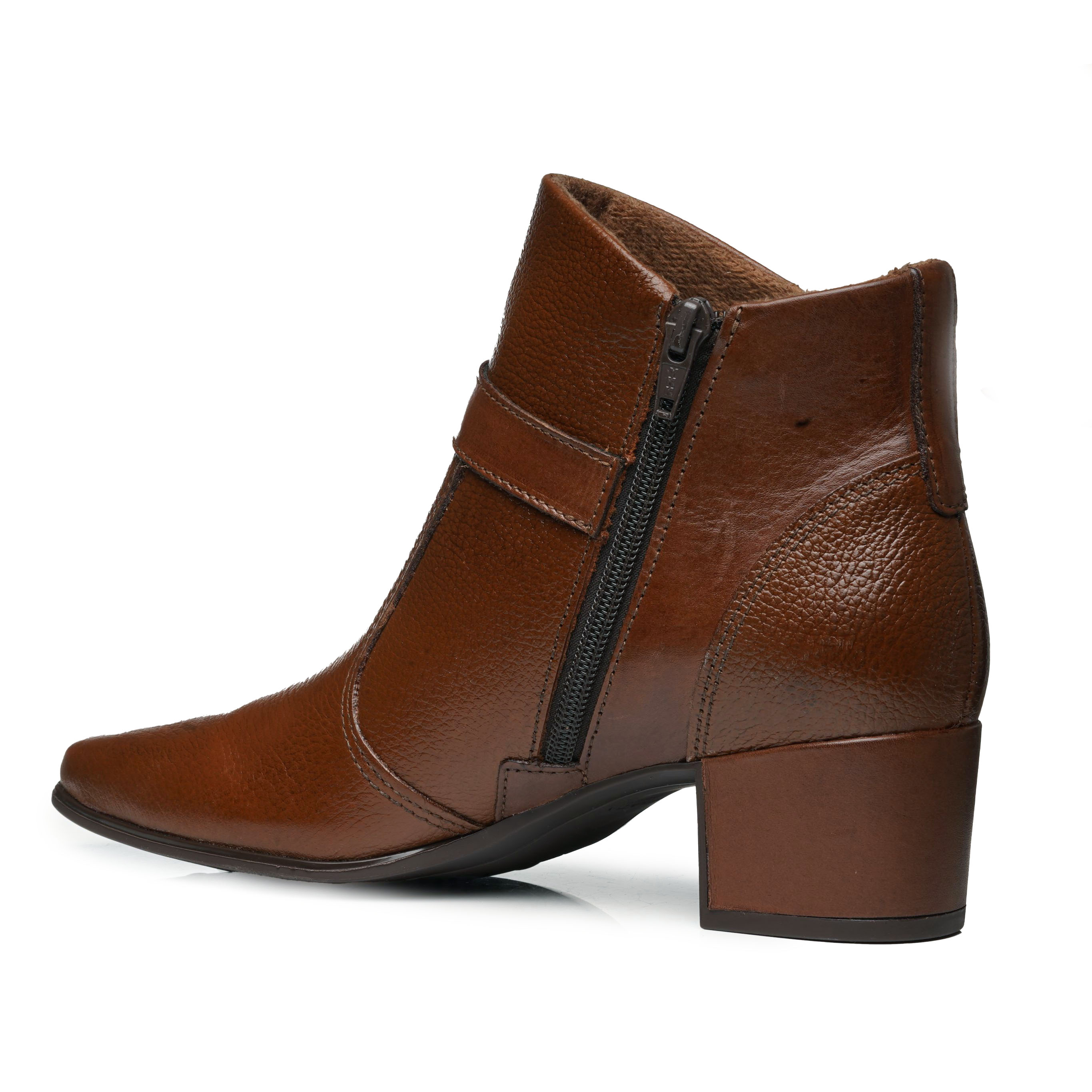Pegada-Bota-280902-01-Pinhao-Couro--1-