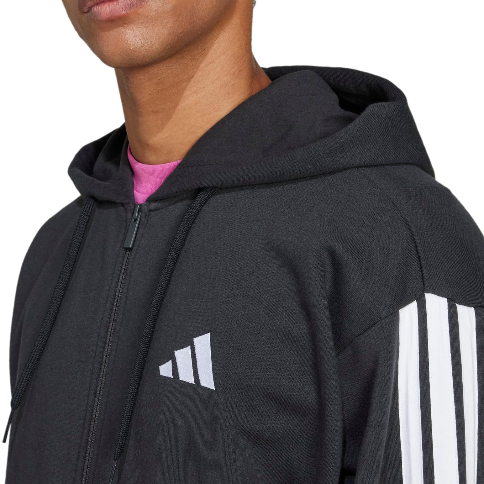 JD1877_6_APPAREL_On-Model_Detail-View-1_white