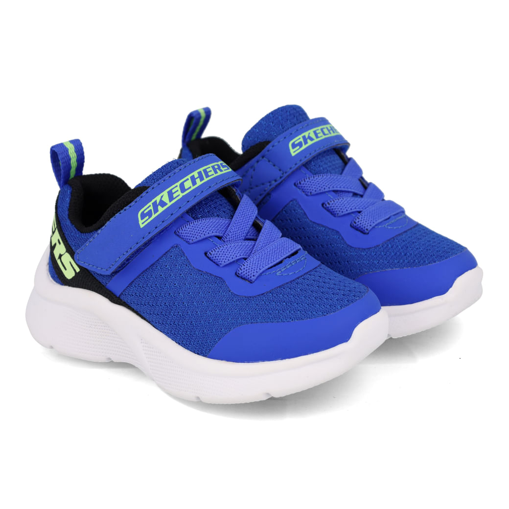Par de tênis Skechers infantil azul com detalhes em velcro e solado branco