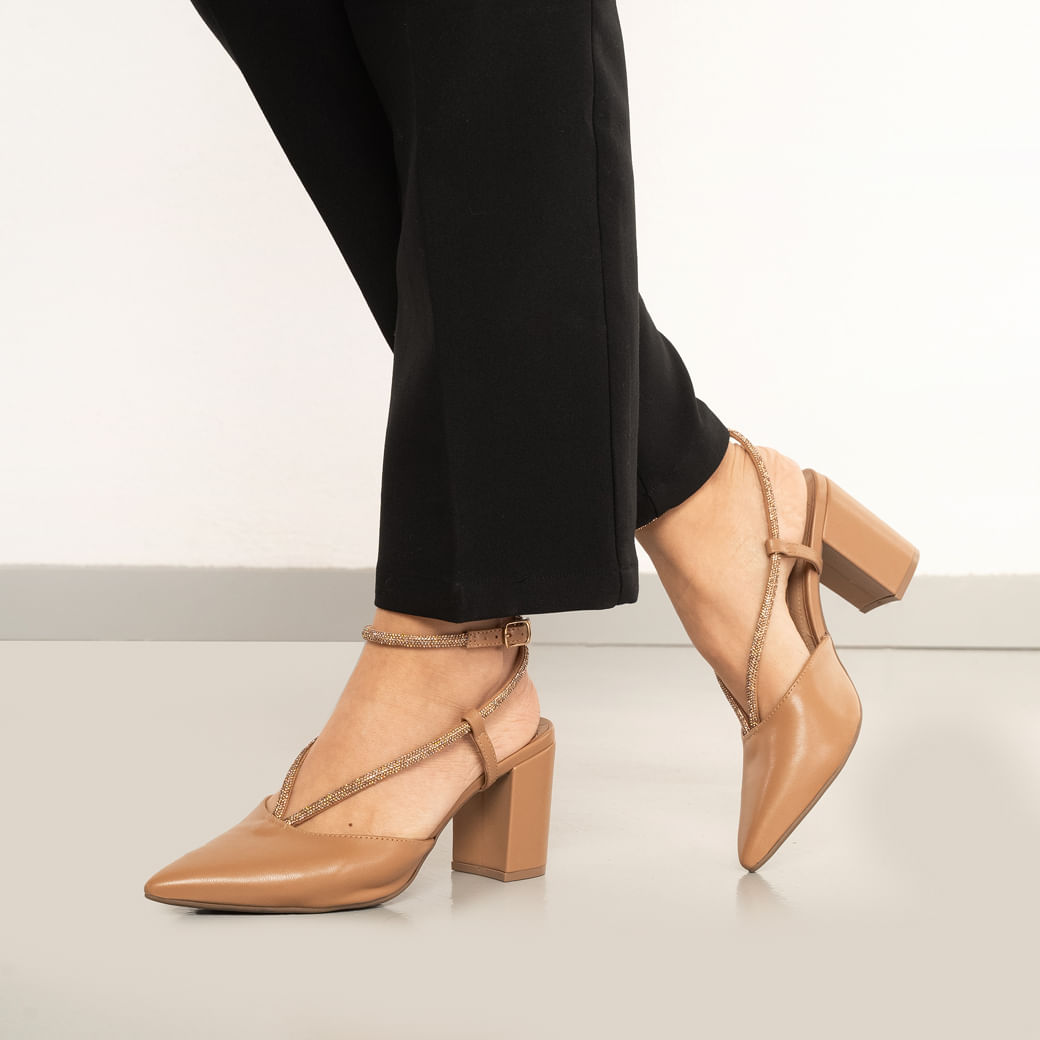 Sapato Via Marte Bico Fino Feminino Bege Salto Médio Oscar