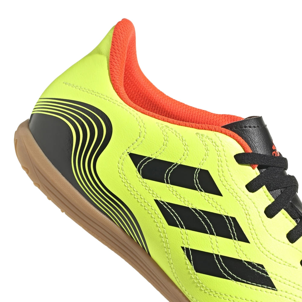 202402151446260571adidas4