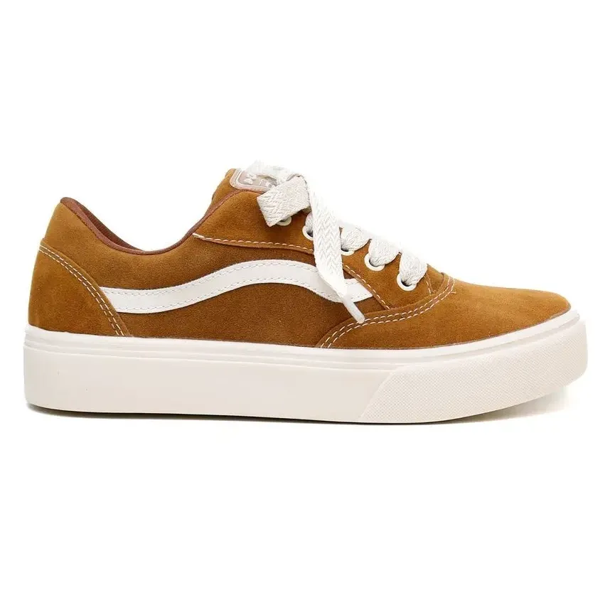 Tênis casual feminino Quiz New Mestico tiramissu em perfil lateral com cadarços brancos e solado plataforma