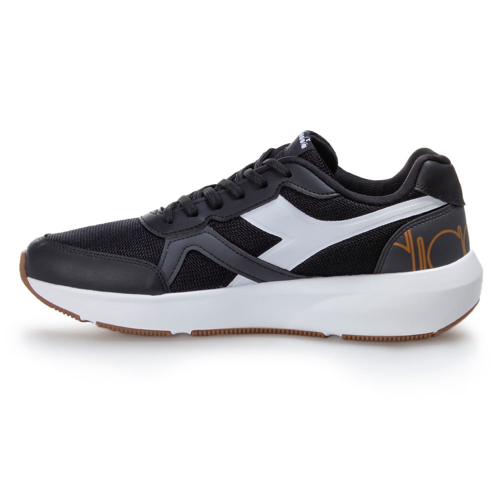 Tênis lifestyle unissex Diadora Sforza preto chumbo caramelo DFSC076-01 com solado branco e detalhes caramelo