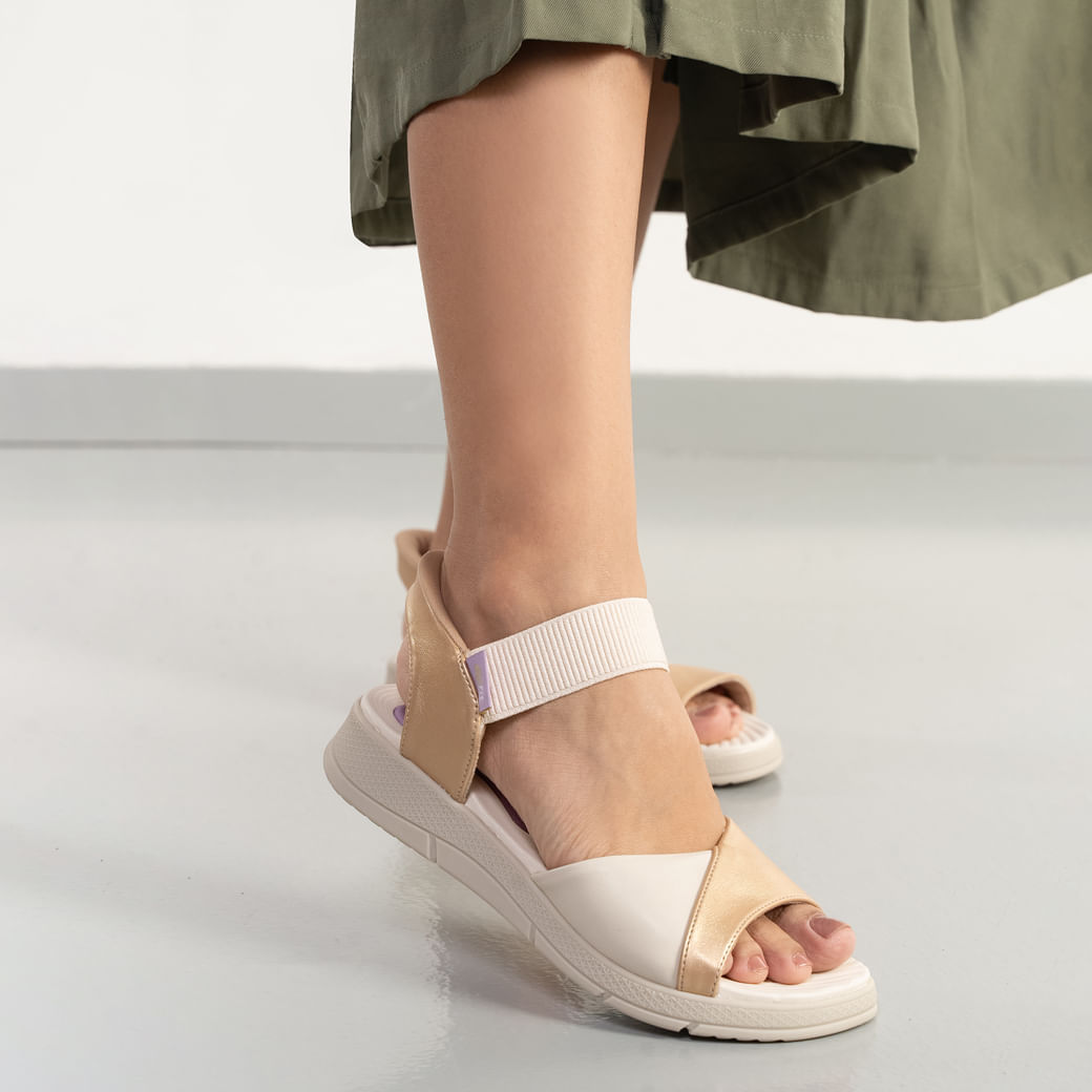 Sandália Conforto Feminina Piccadilly Ouro e Off White Oscar