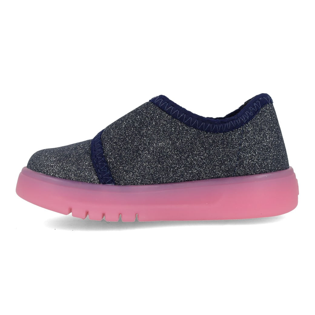 Tênis casual feminino infantil marinho com detalhes prata e sola rosa translúcido vista lateral direita
