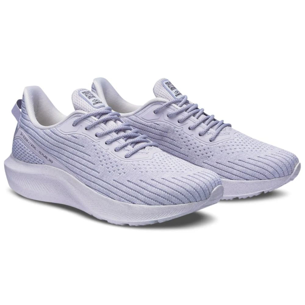 Tênis masculino branco Olympikus vista frontal mostrando cabedal respirável e cadarços