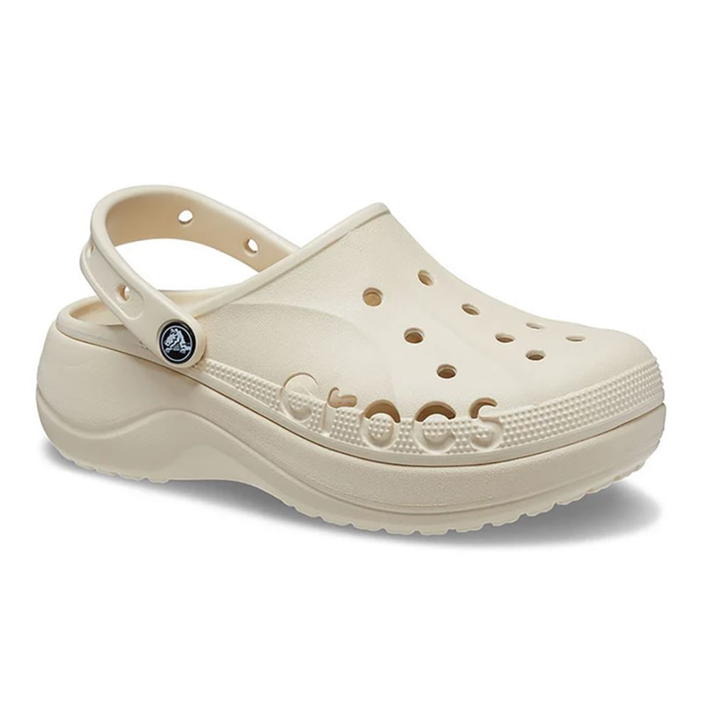 Babuche Crocs Baya plataforma unissex bege vista frontal lateral esquerda com logo Crocs em relevo