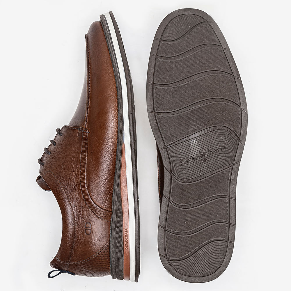 Sapato Democrata Metropolitan Type Masculino Marrom mostrando conforto e design