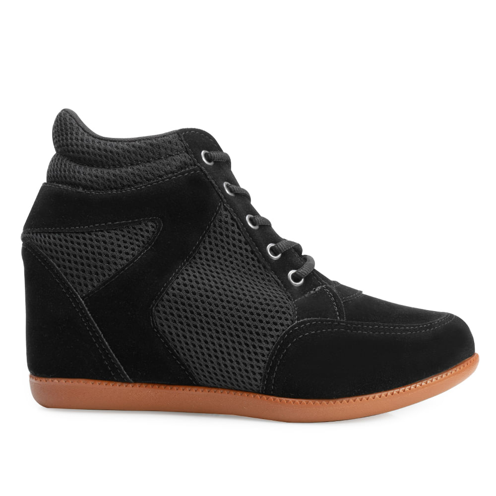 Tênis Sneaker Ana Lucia preto vista lateral direita com sola marrom