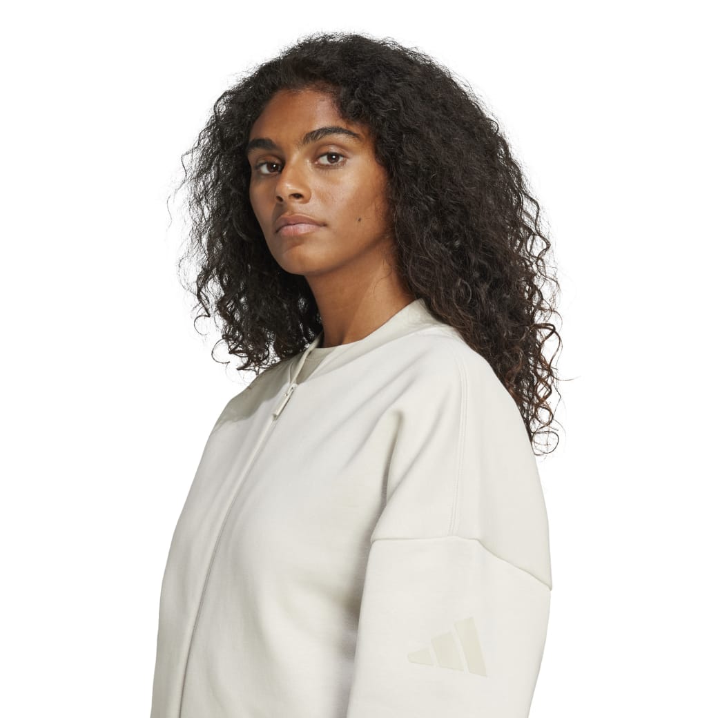 JD9972_8_APPAREL_On-Model_Detail-View-2_white