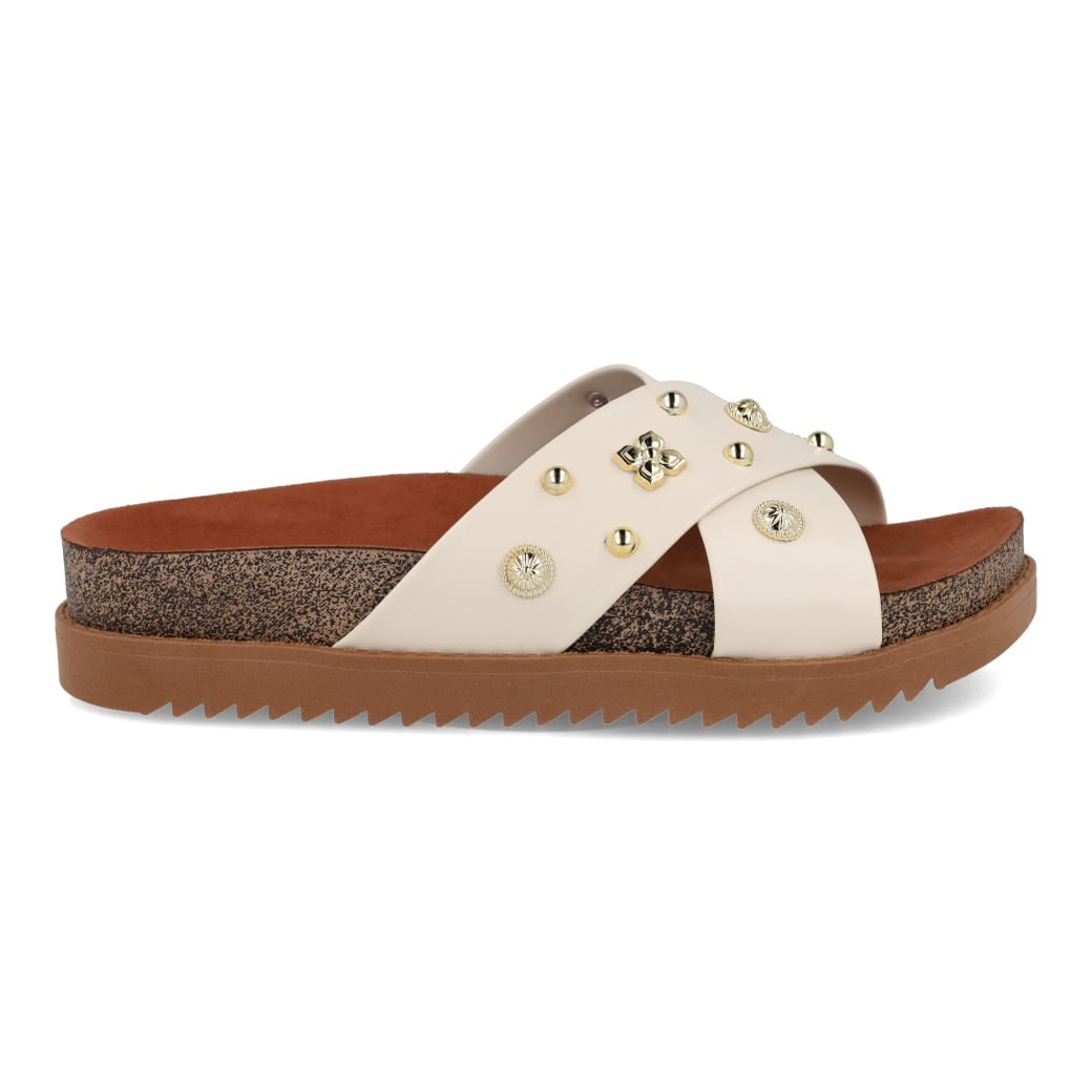 Tamanco feminino Moleca branco off visto de lado, ideal para ajuste perfeito nos pés femininos