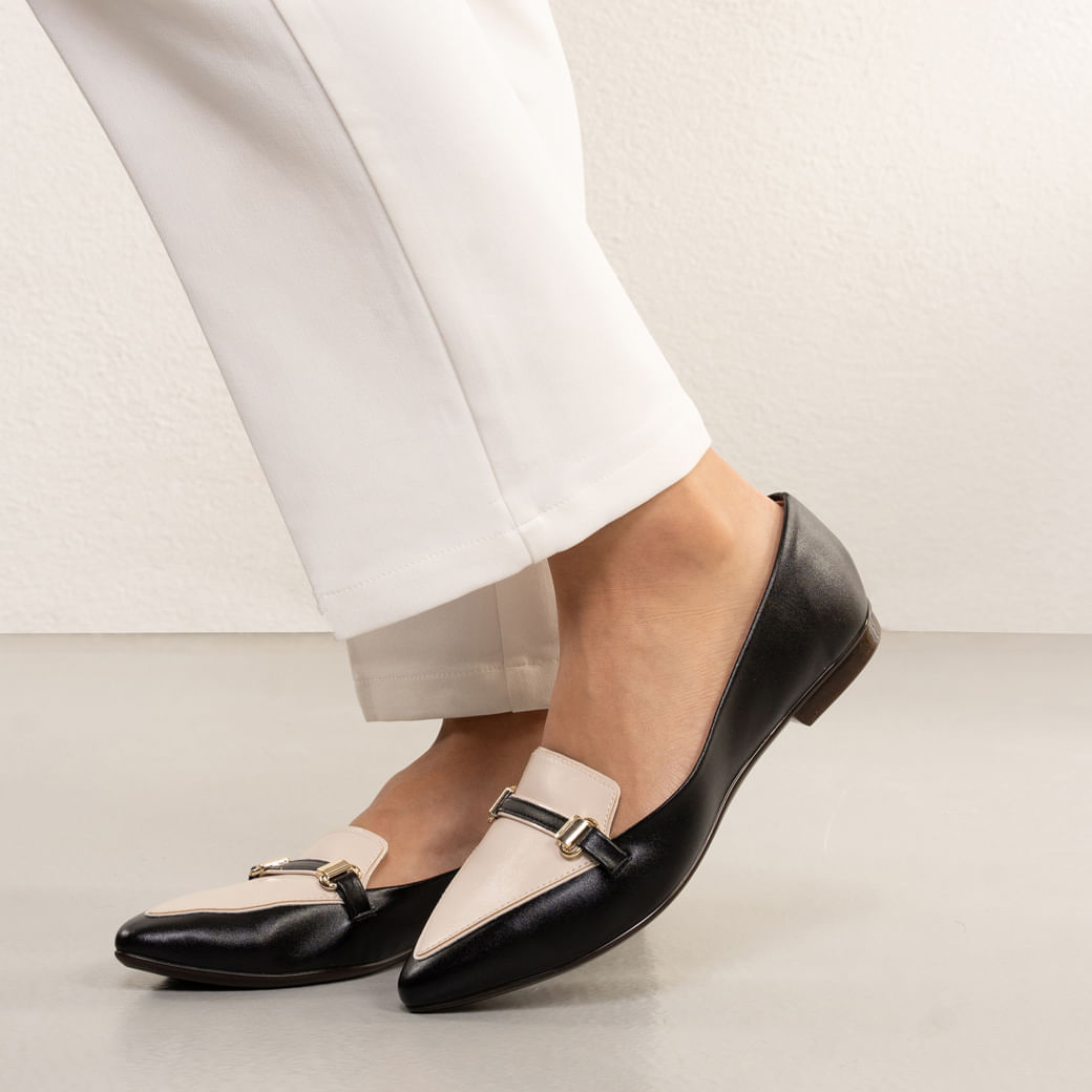 Sapato Feminino Mocassim Bicolor Bico Fino Kult Preto Branco Oscar