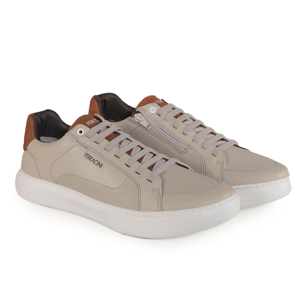 Detalhe do Sapatênis Ferracini Marvin Masculino Cinza destacando o acabamento em couro e camurça