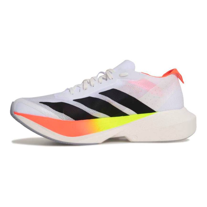 HP7051_5_FOOTWEAR_Photography_Side-Medial-Center-View_white