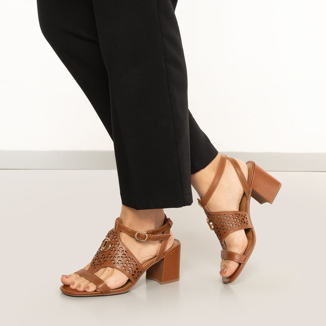 Sandália Dakota Morino Salto Bloco Caramelo Feminina Paquetá