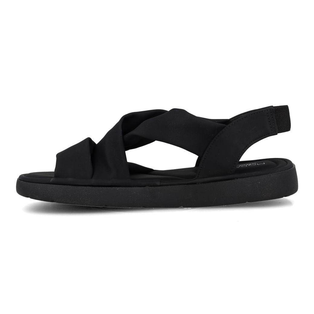 Sandália casual feminina Modare preta vista lateral esquerda com sola levemente elevada
