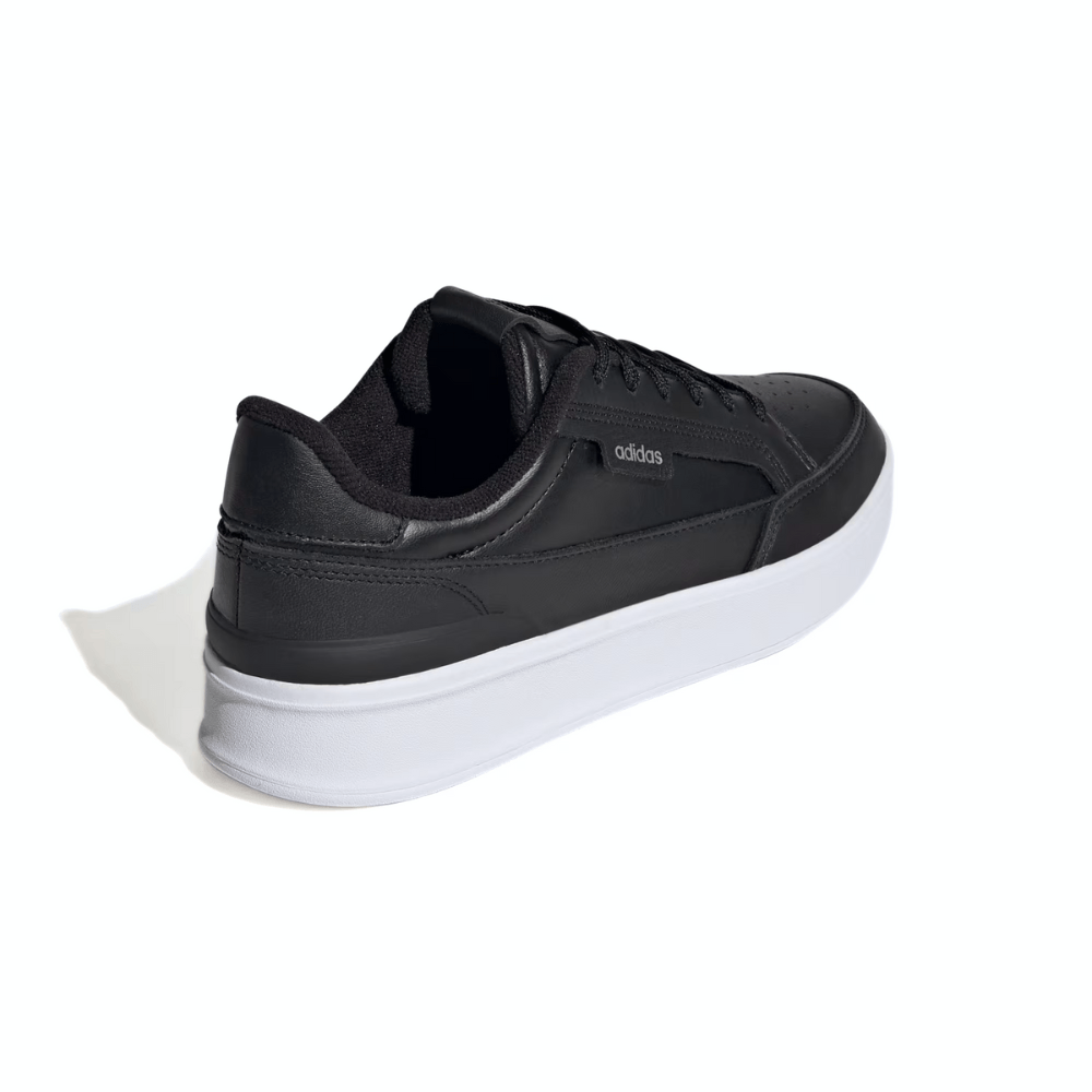 Tênis Adidas Aspyre Feminino Preto vista traseira com solado branco e logo Adidas