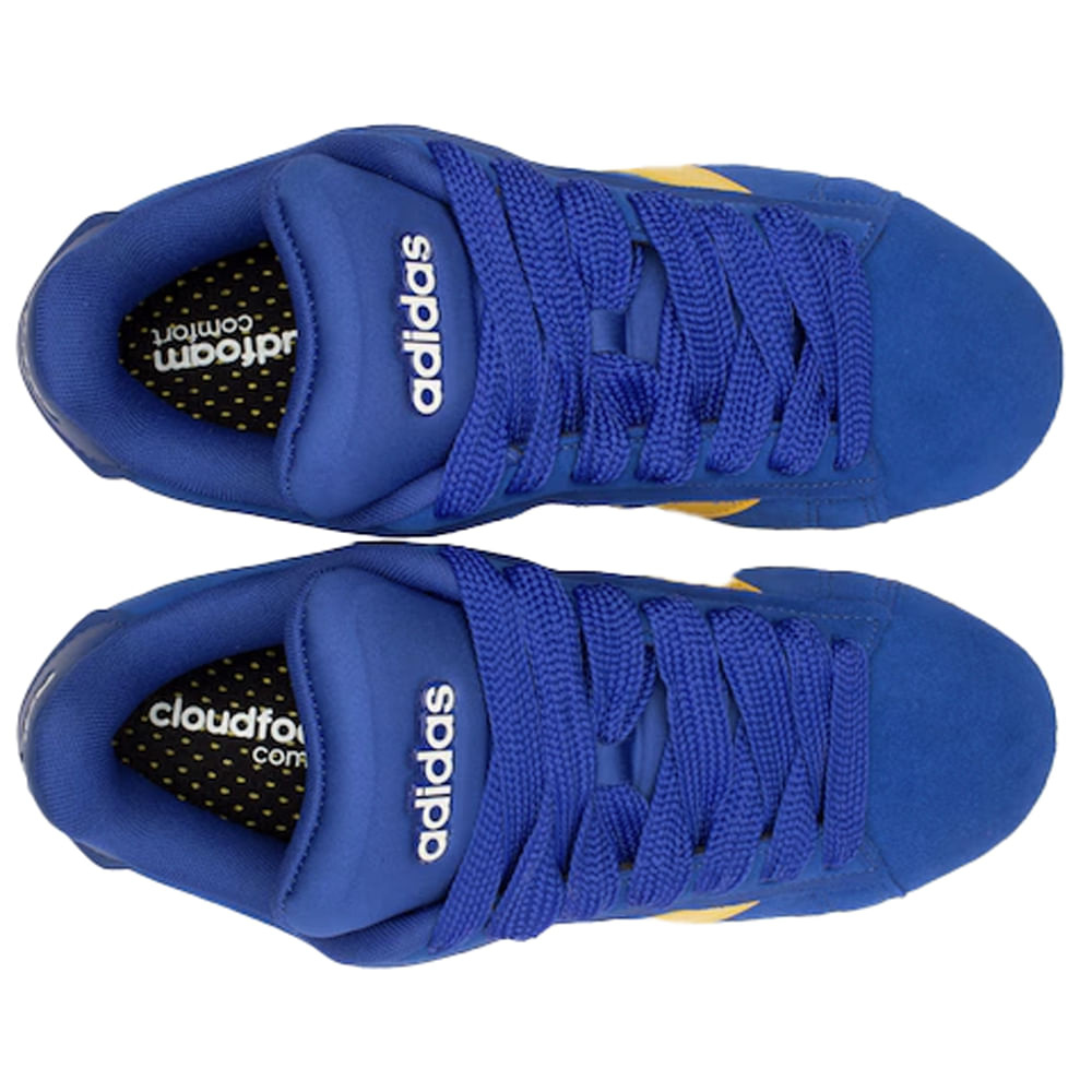 Detalhe lateral e frontal do tênis Adidas Grand Court Alpha masculino verde escuro com detalhes brancos