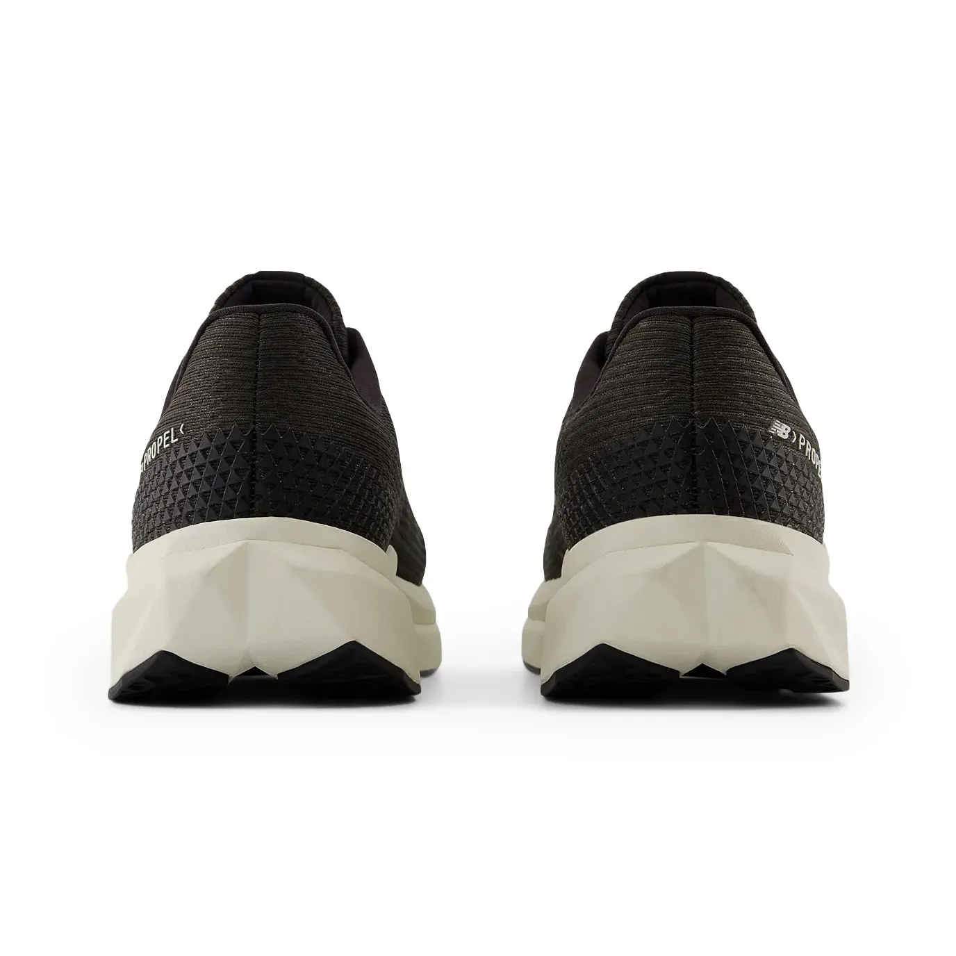 New-Balance-Tenis-FUELCELL-PROPEL-V5-MFCPRCB5-PretoLaranja-Sint--2-