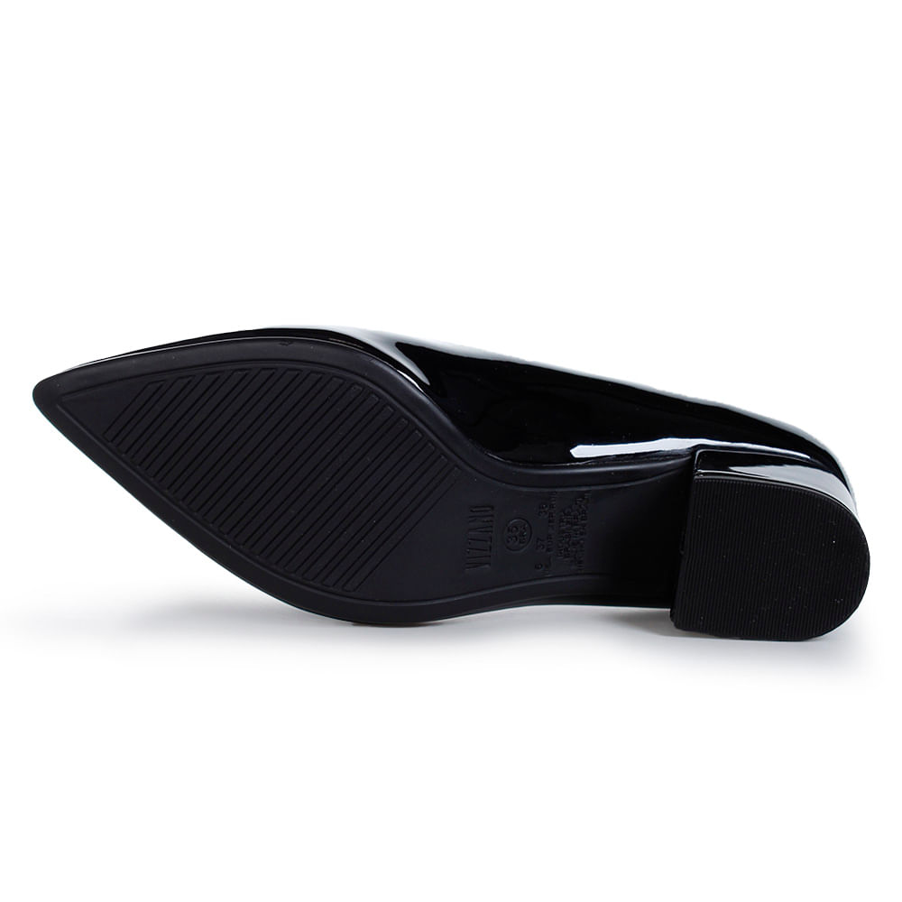Sapato Vizzano preto perfil lateral mostrando bico fino e salto bloco