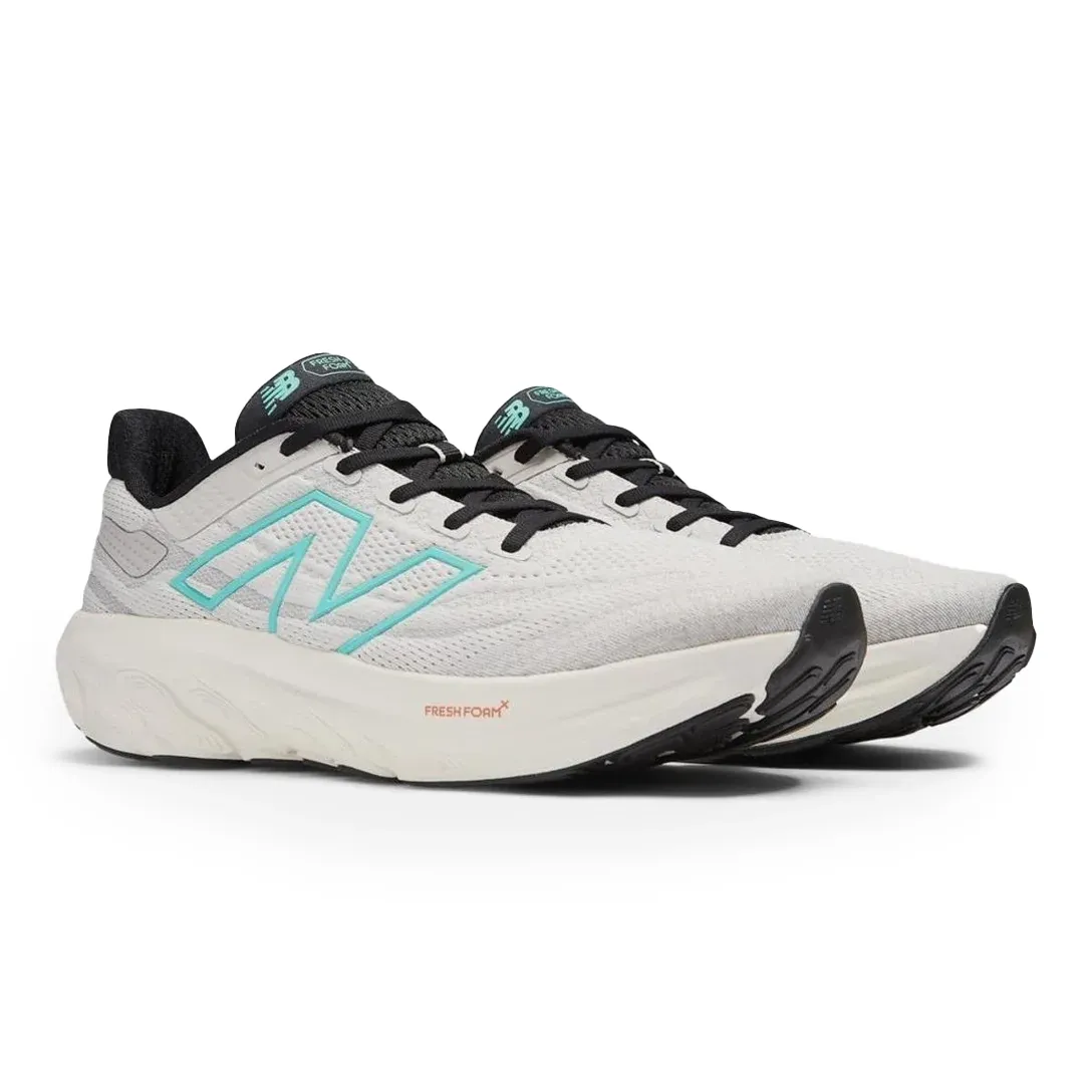 Tênis New Balance Fresh Foam X 1080 vista 3/4 frontal mostrando cabedal em mesh cinza e entressola alta