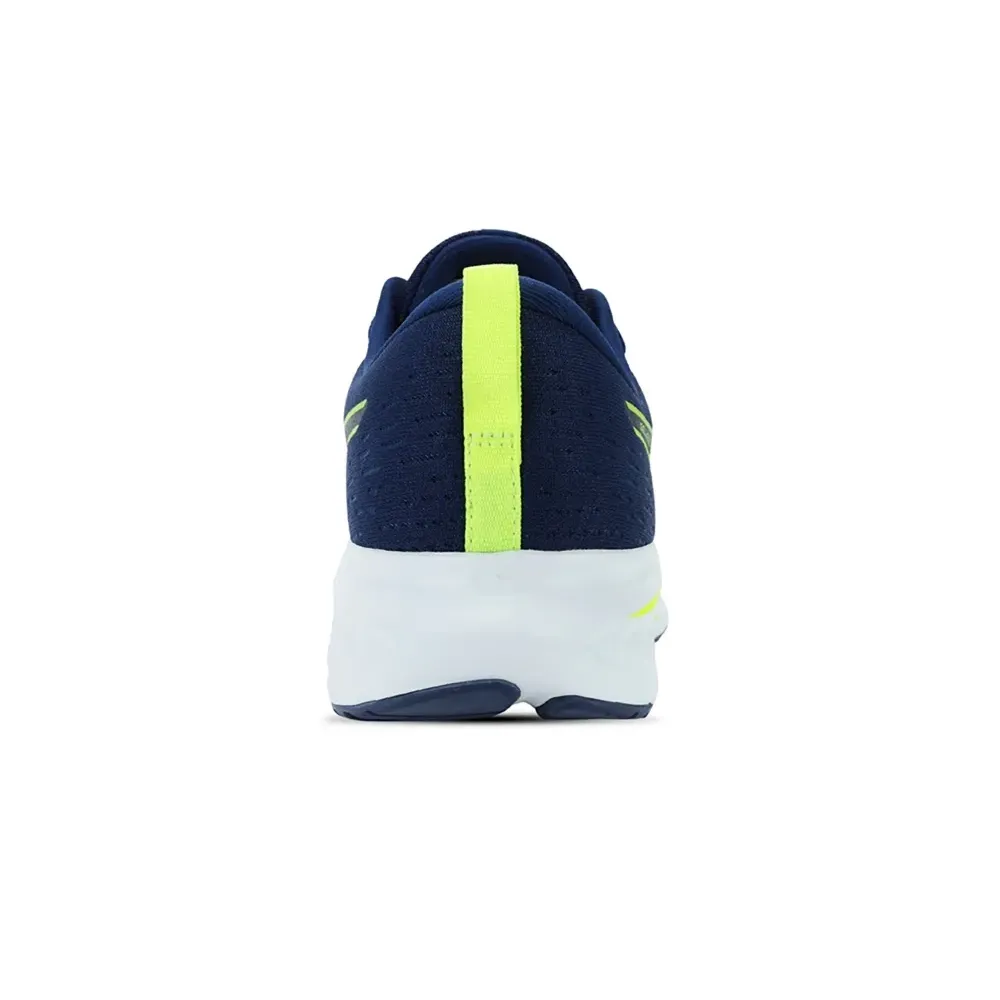 Vista traseira do Tênis ASICS Gel-Excite 10 mostrando pull tab amarelo e entressola