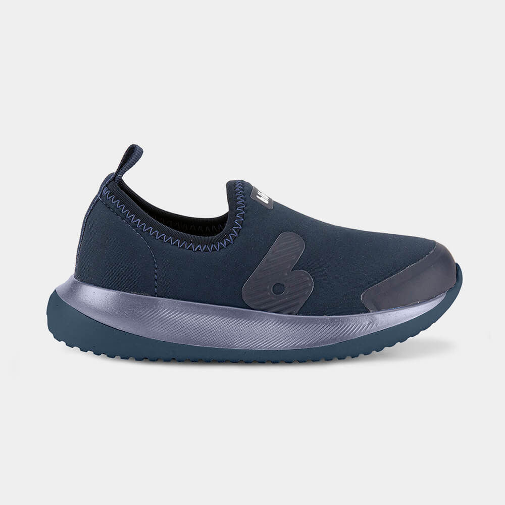 Tênis infantil masculino Bibi cor marinho com solado emborrachado e design slip-on