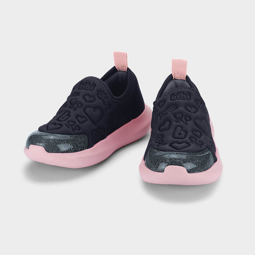 Tênis infantil masculino casual Bibi Flash marinho com detalhes em rosa, ideal para uso infantil diário.