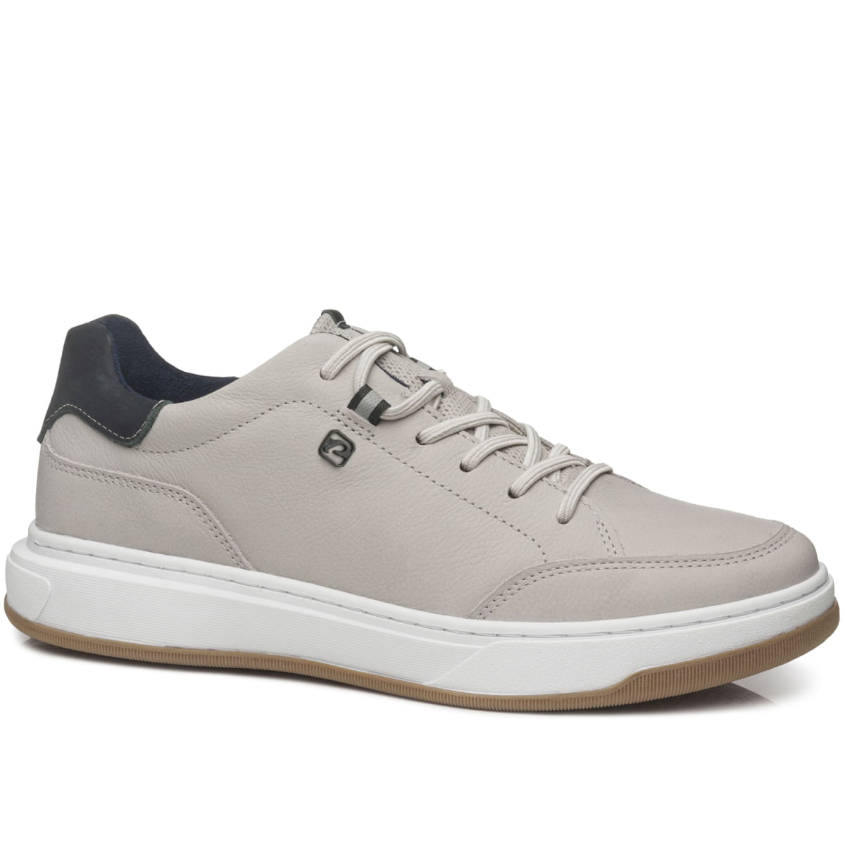 Tênis casual masculino cinza em couro legítimo com cadarço branco e sola marrom