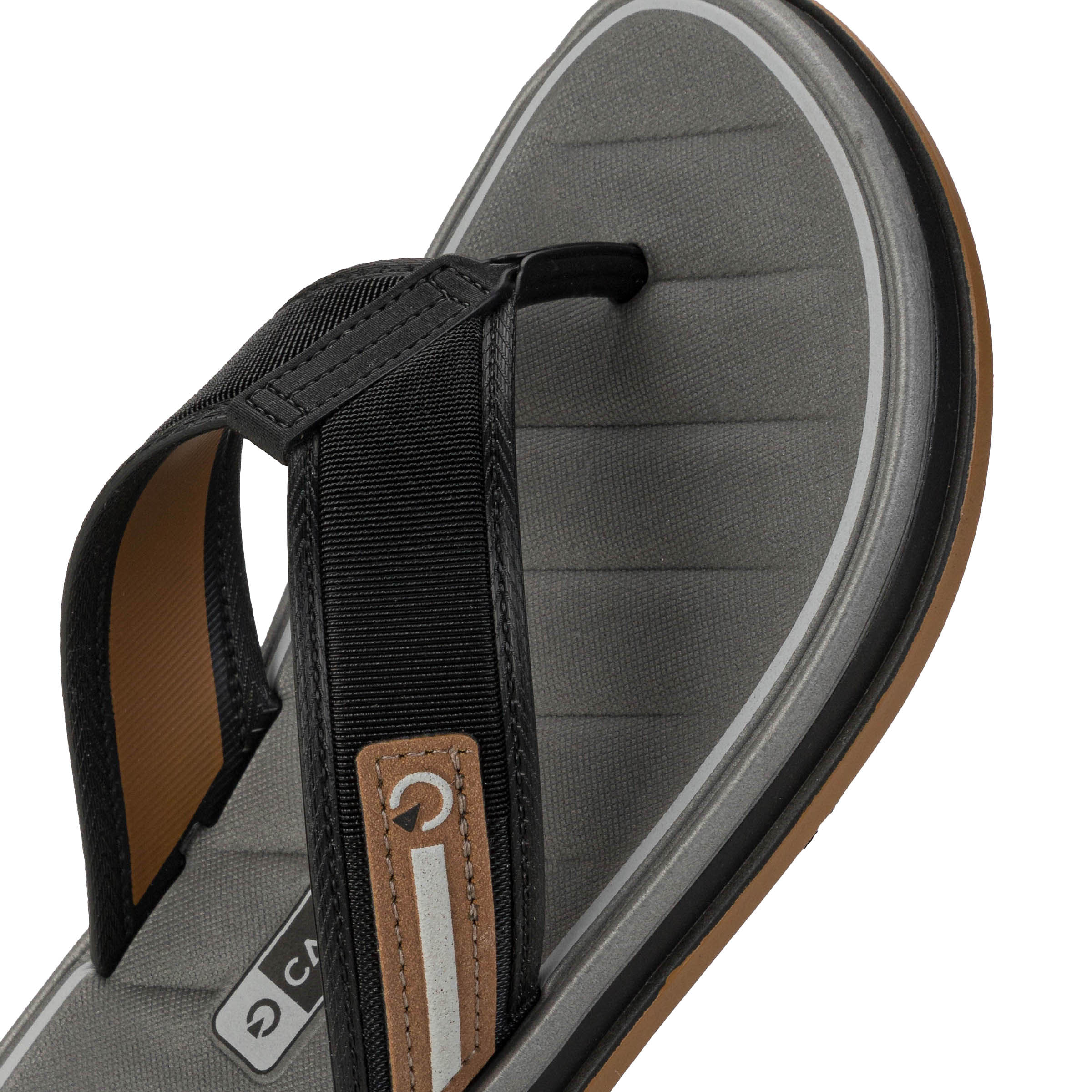 Close em chinelo Cartago Malaga infantil com palmilha acolchoada e faixa refletiva