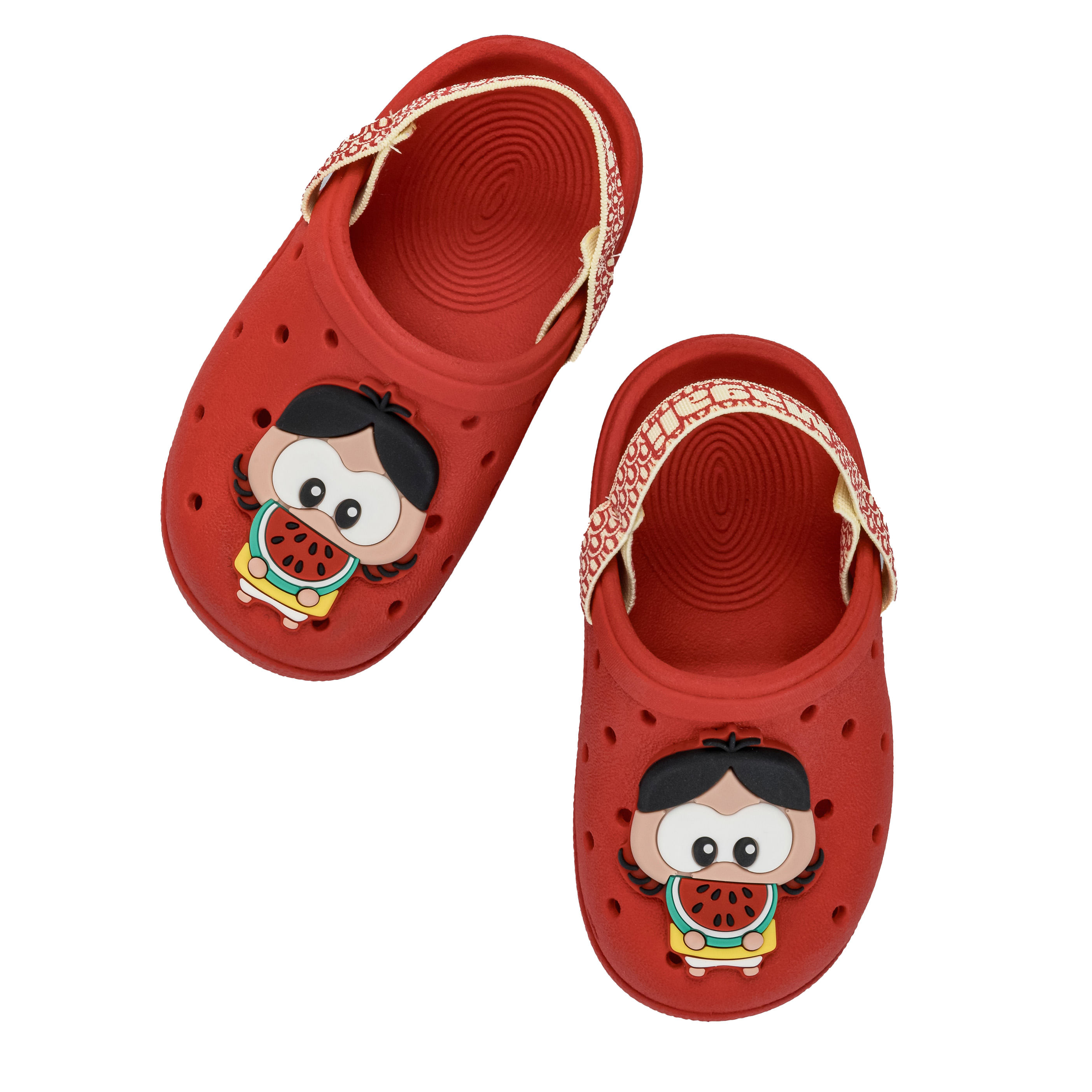 Vista lateral do babuche infantil vermelho com detalhes da personagem Magali e design confortável.