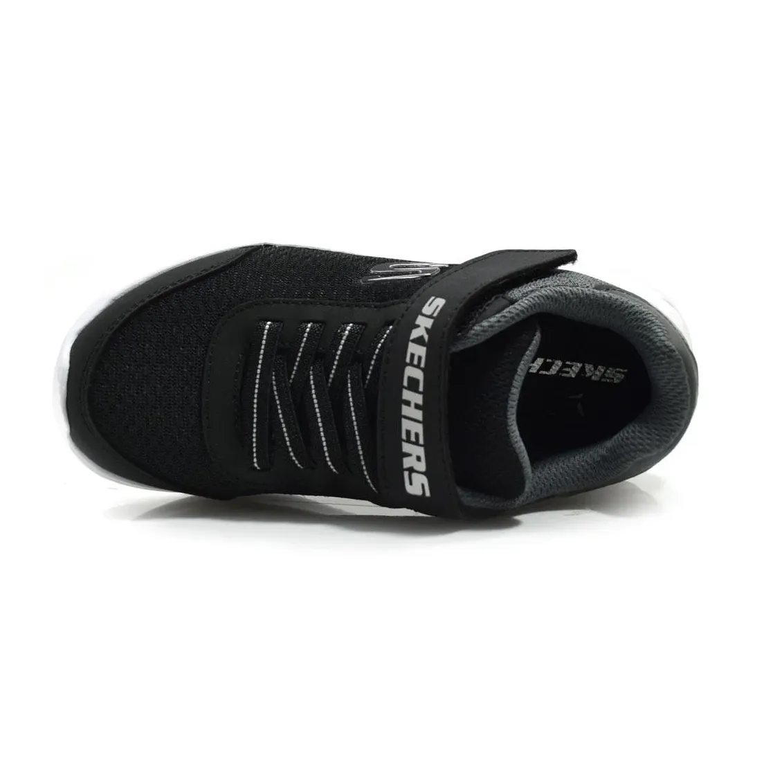 Tênis Juvenil Skechers Bounder preto com detalhes prata vista superior mostrando fechamento com velcro e cadarço elástico