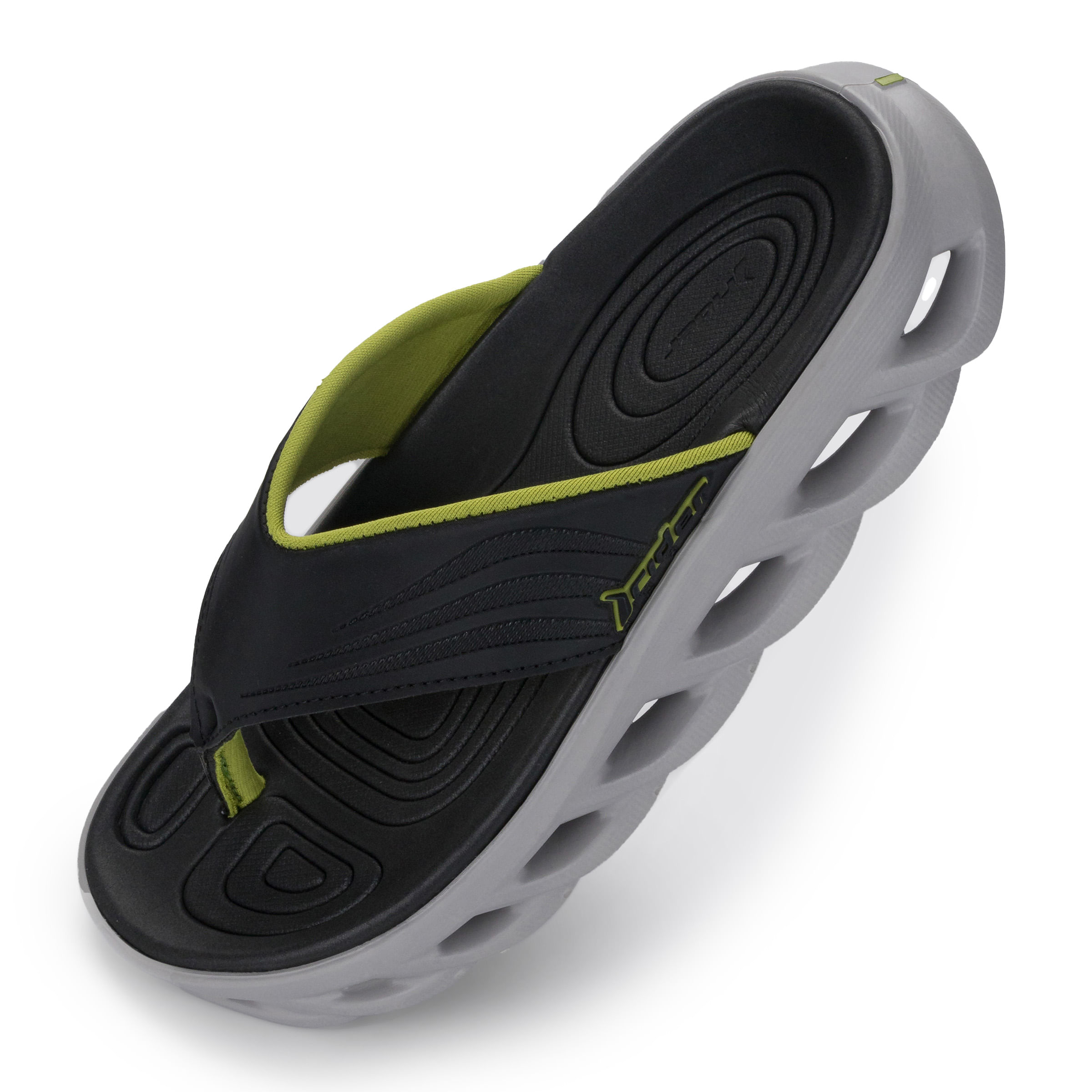 Chinelo Rider masculino com sola cinza clara vazada e tiras pretas com detalhes verdes, vista frontal inclinada