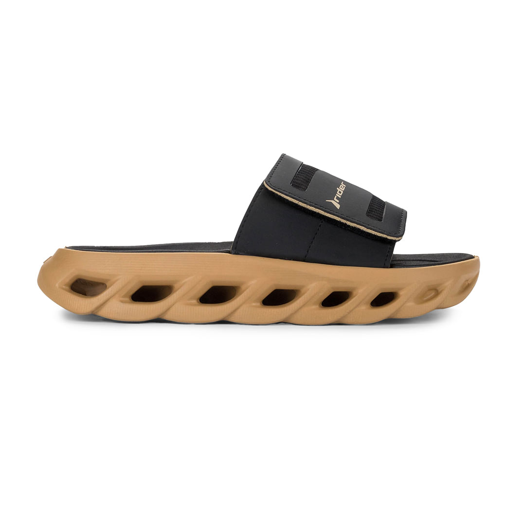Chinelo slide masculino Rider R Power Slide preto com solado bege, vista lateral direita