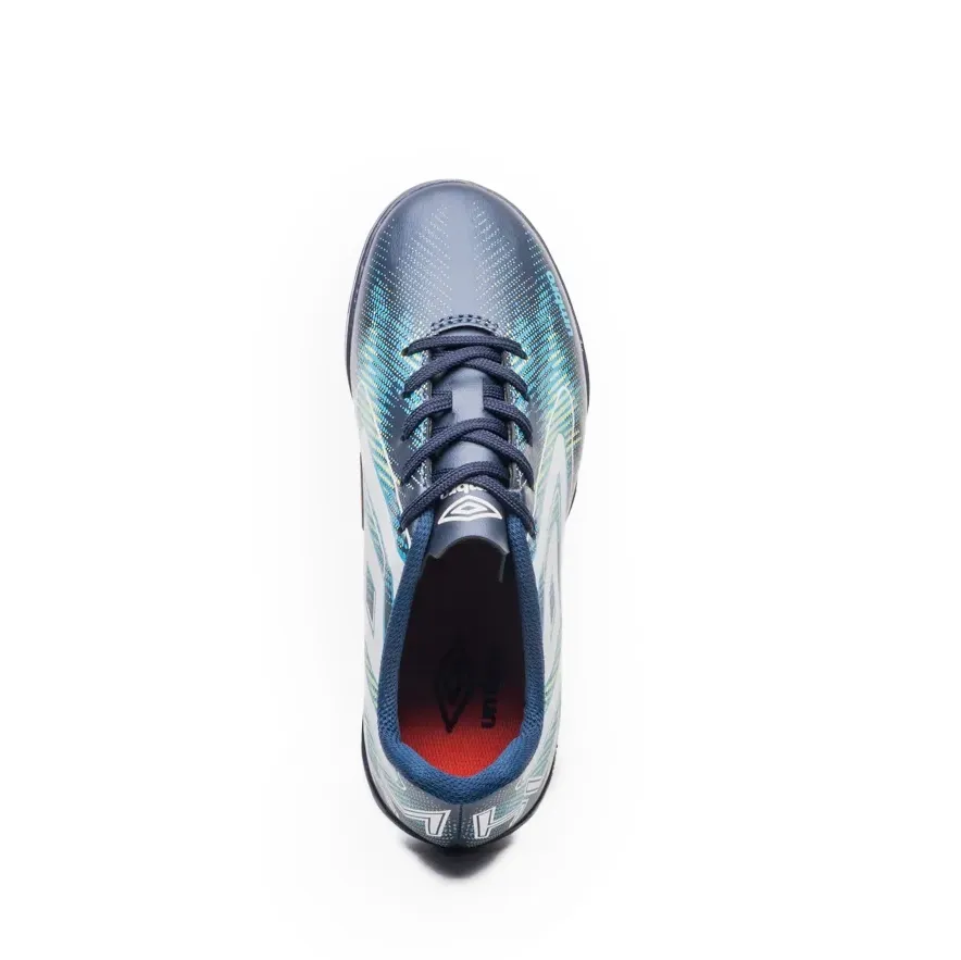 Vista superior da chuteira infantil society Umbro Heatmap Jr marinho com detalhes em branco e azul