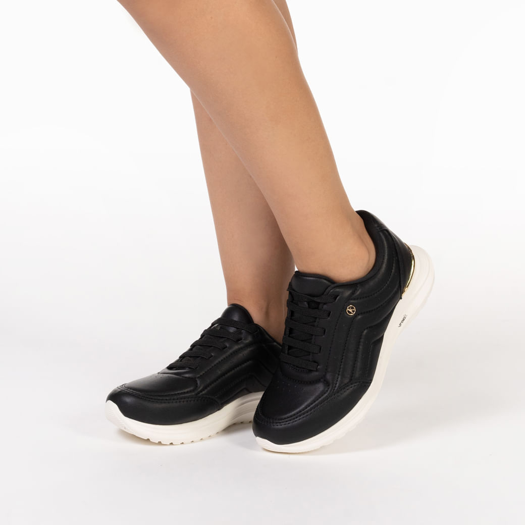 Tênis Feminino Casual Logo Metal Kolosh Preto Oscar