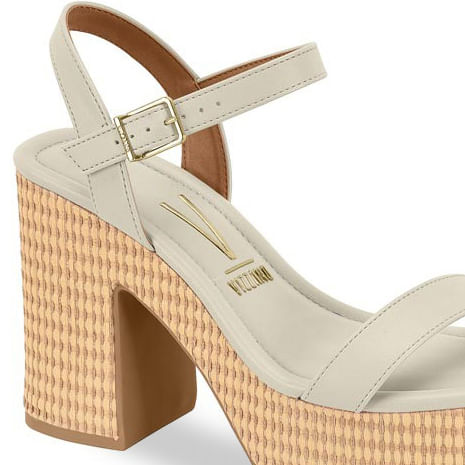 Sandália Vizzano salto bloco alto off white vista frontal com tiras cruzadas