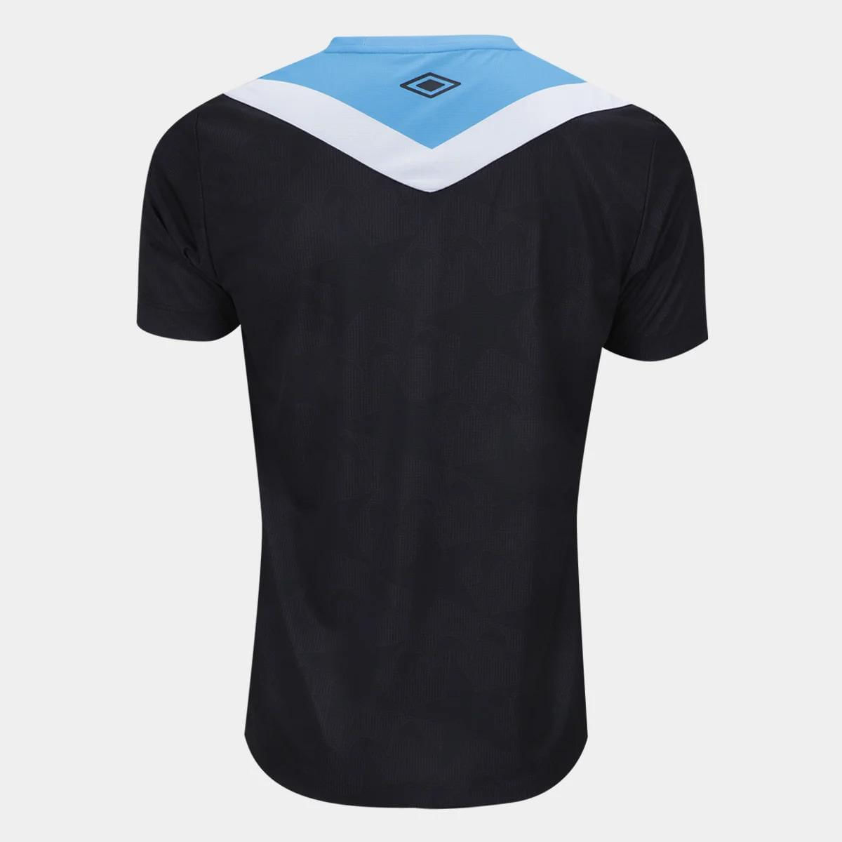 Vista traseira da camisa masculina Umbro Grêmio 2024 preta mostrando detalhes do logo e escudo