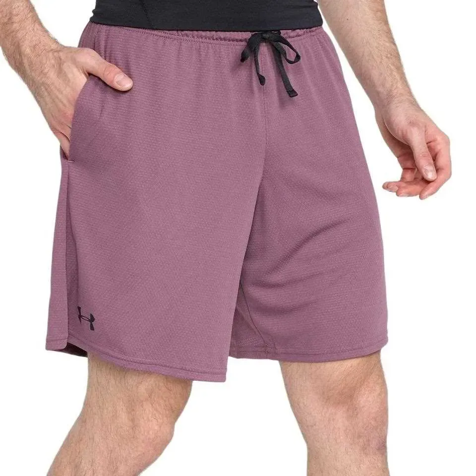 Bermuda Under Armour Training masculina na cor roxa com logo na lateral esquerda