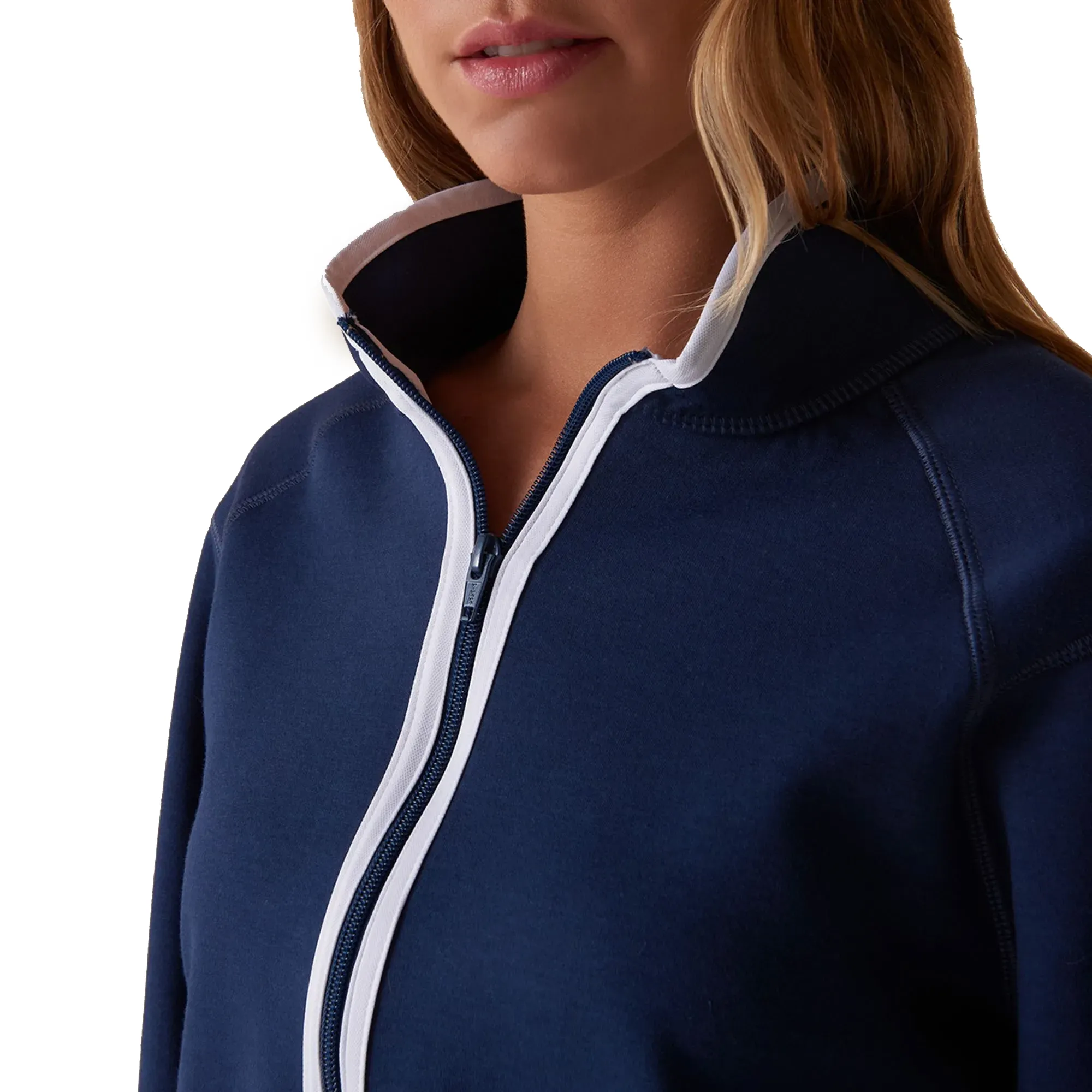 Vista traseira do casaco feminino Fila Training azul mostrando detalhes das mangas raglan e barra ampla